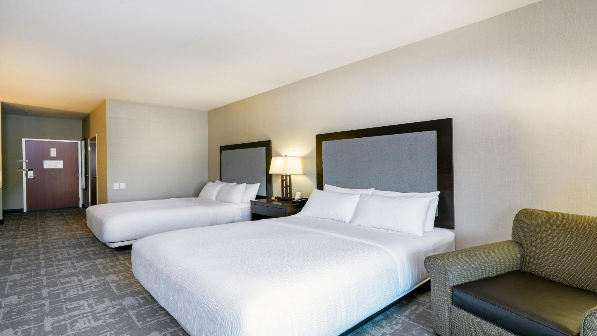 Holiday Inn West Yellowstone By Ihg Bagian luar foto